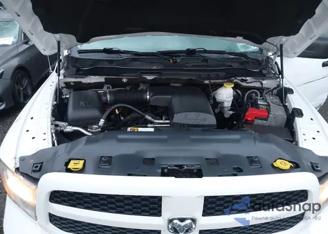 2019 Ram 1500 Classic Express 4X4 6'4 Box z USA, uszkodzony, nr VIN 1C6RR7FG7KS504201